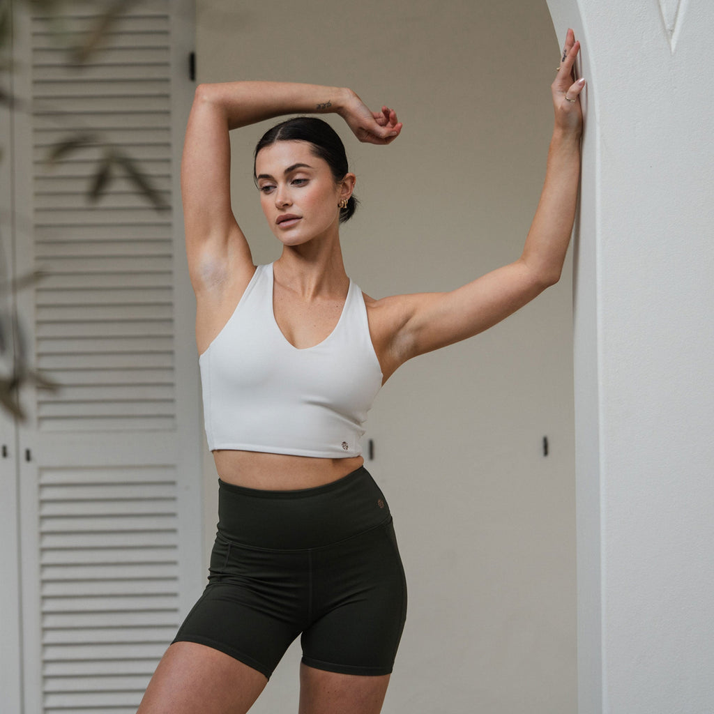 DINAMICA HIGH-RISE SHORTS 5" KHAKI