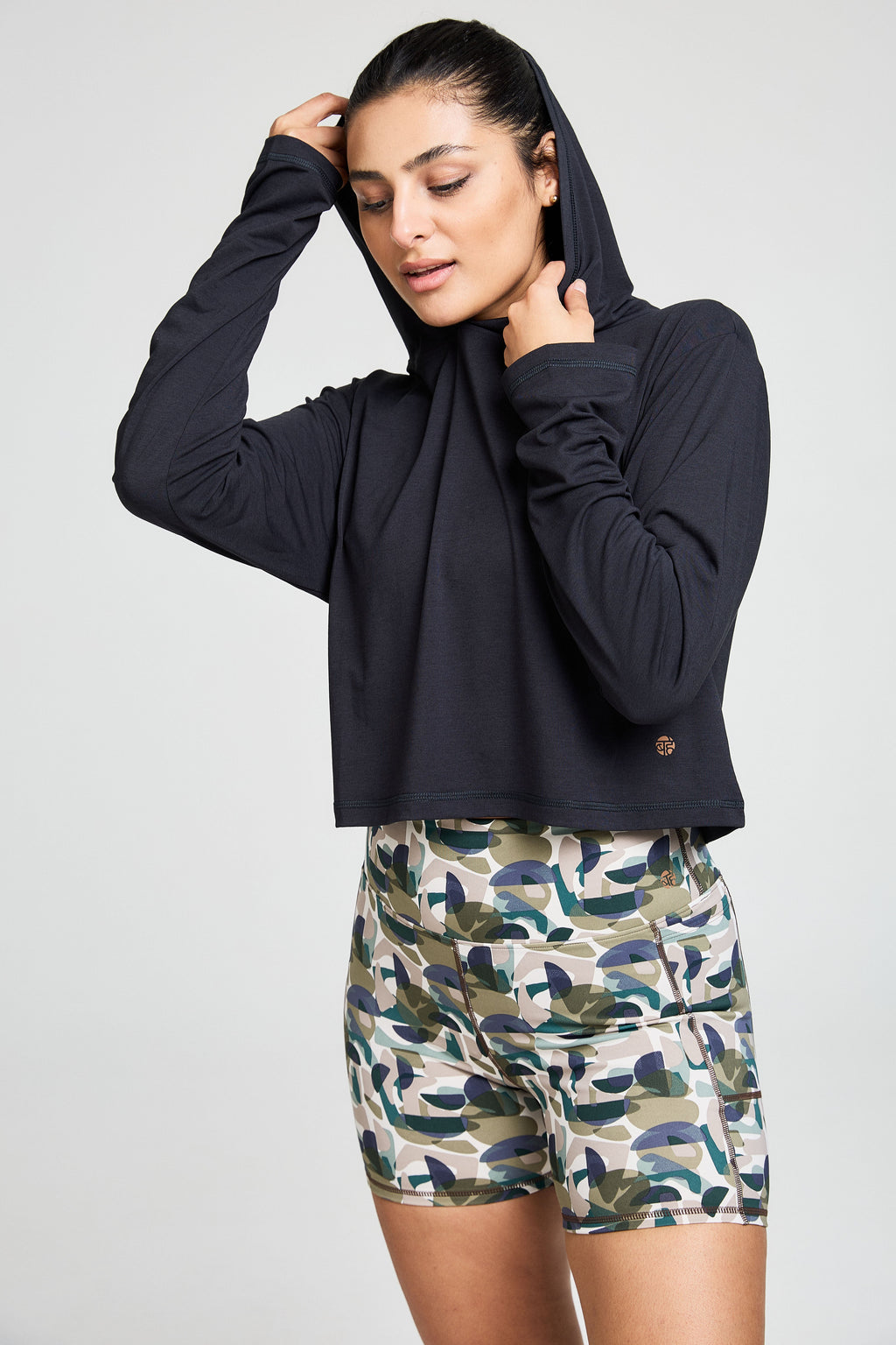 ZEPHYR SHORT BOXY HOODED TEE BLACK
