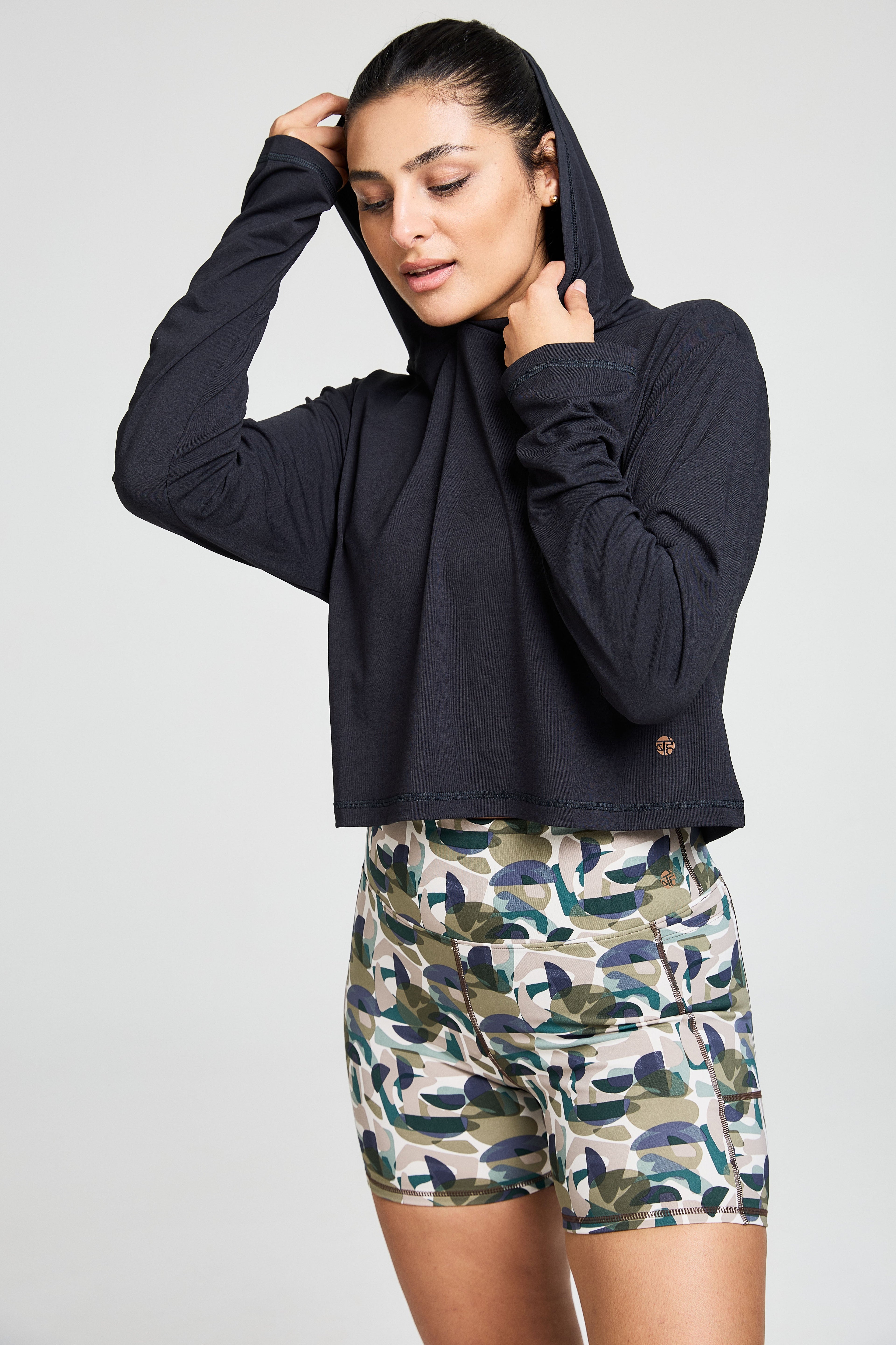 ZEPHYR SHORT BOXY HOODED TEE BLACK