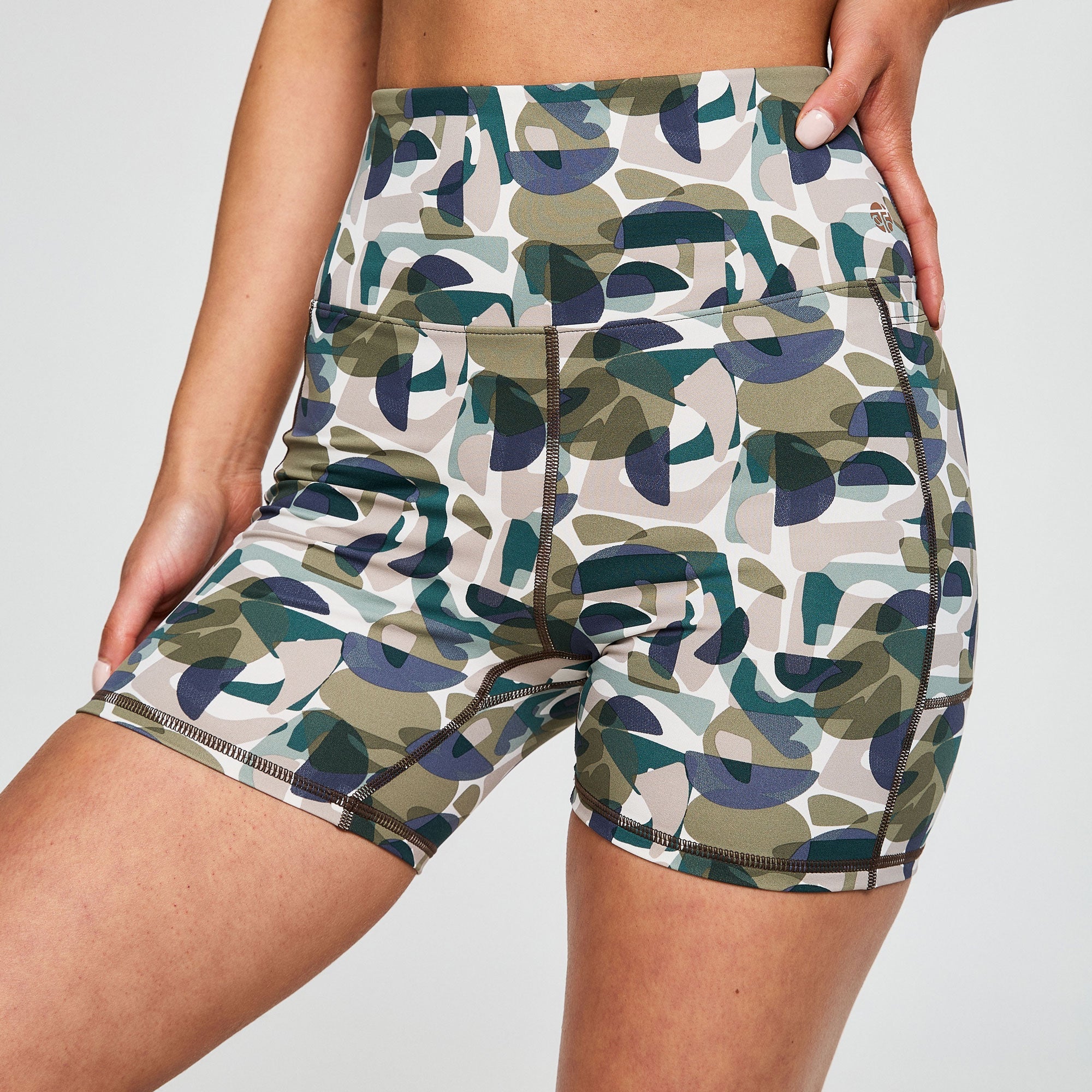 DINAMICA HIGH-RISE SHORTS 5" CAMO
