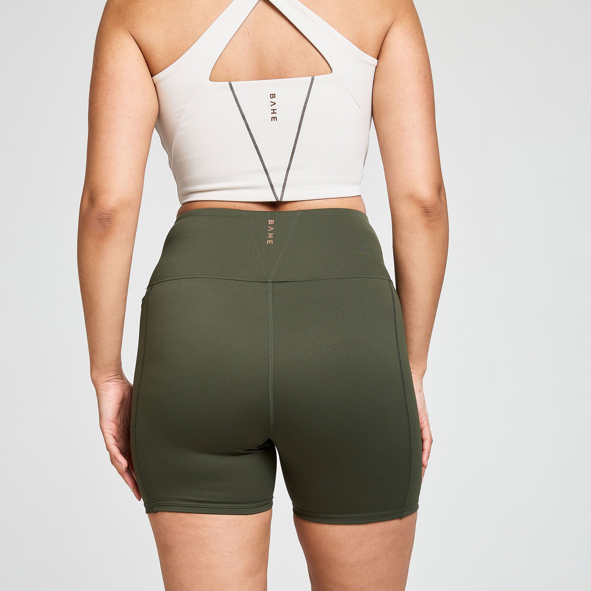 DINAMICA HIGH-RISE SHORTS 5" KHAKI